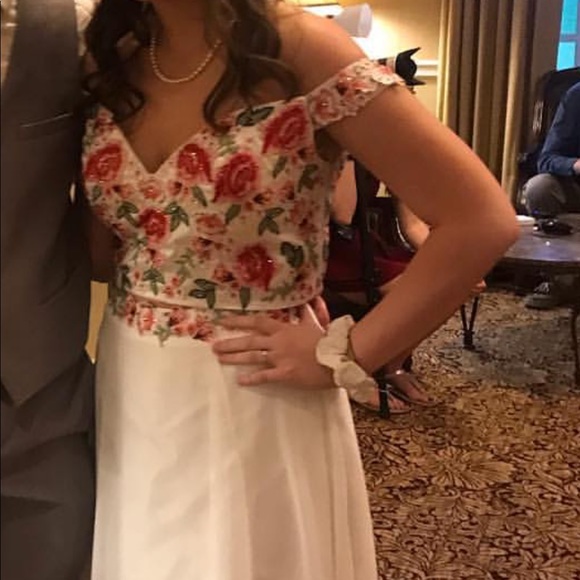 Dave & Johnny prom dress - Picture 3 of 4